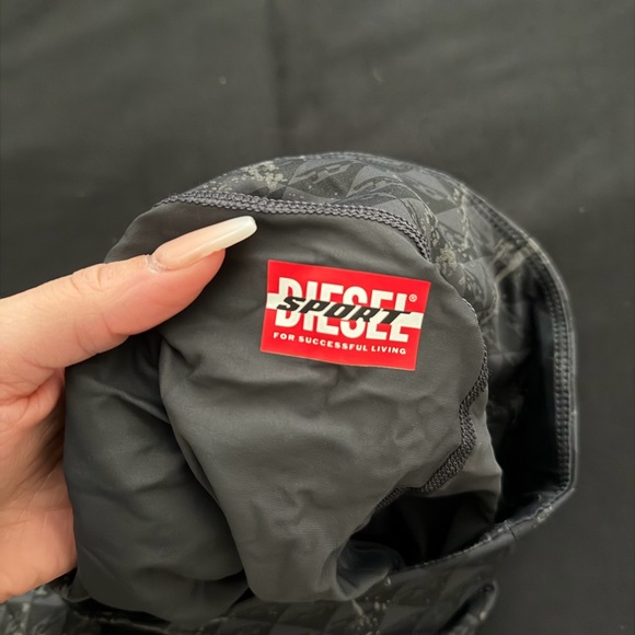 Diesel Set - Picture 7 of 10